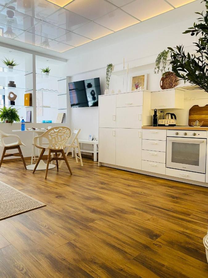 Felicity Loft In Thessaloniki _ Accessible & Comfortable Экстерьер фото